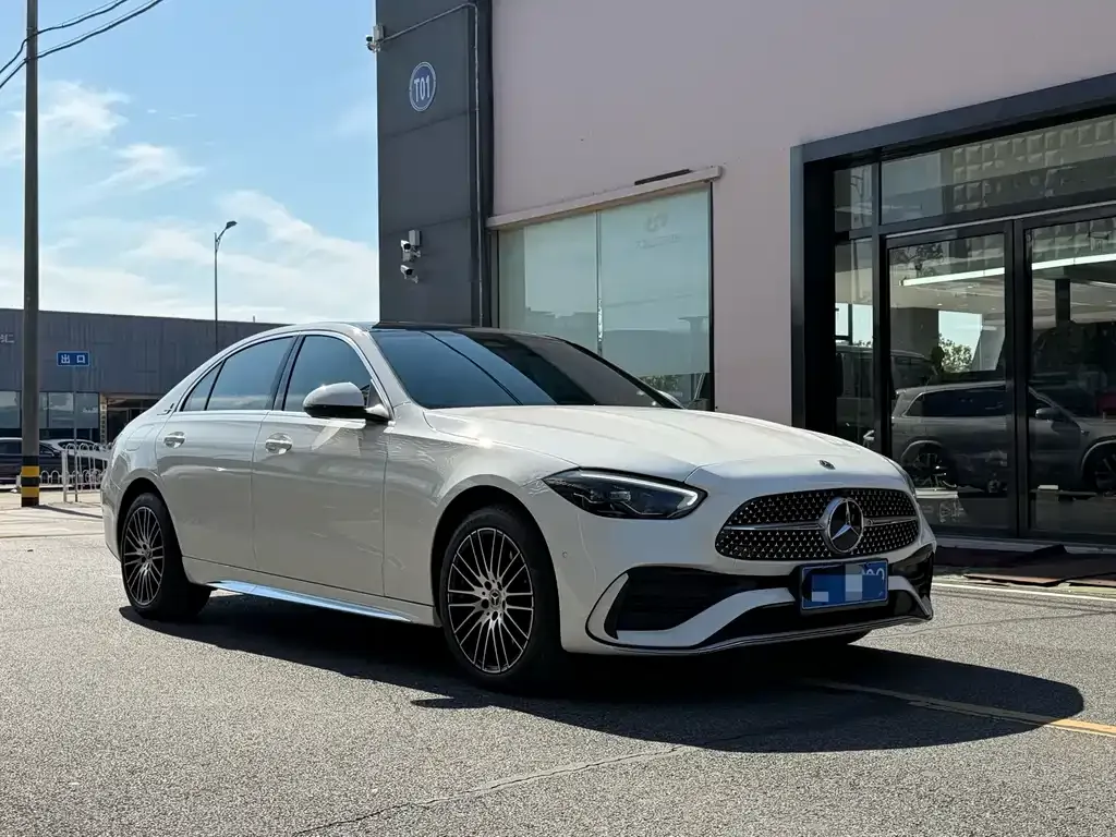 Mercedes-Benz C-Class — фото 1