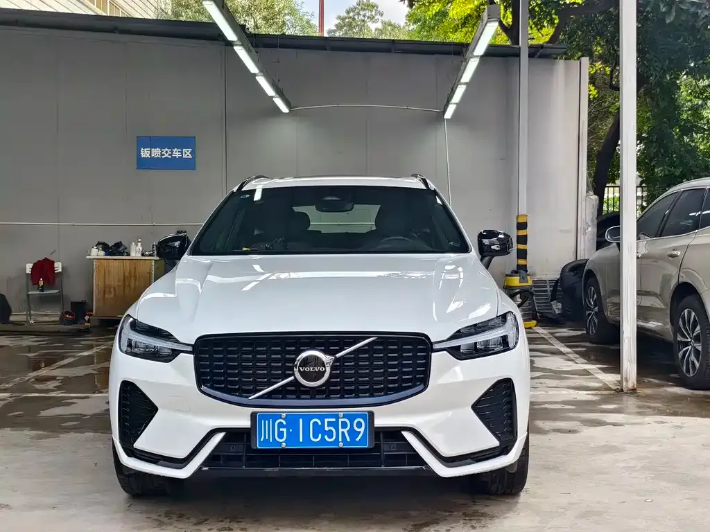 Volvo XC60 — фото 2