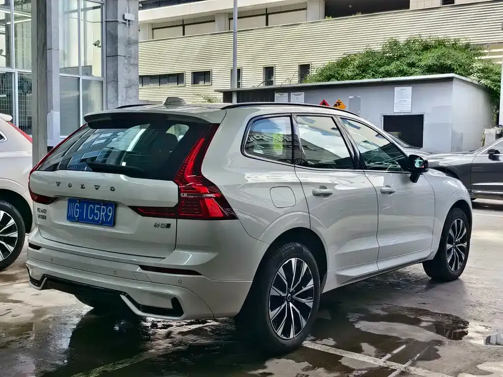 Volvo XC60 — фото 4