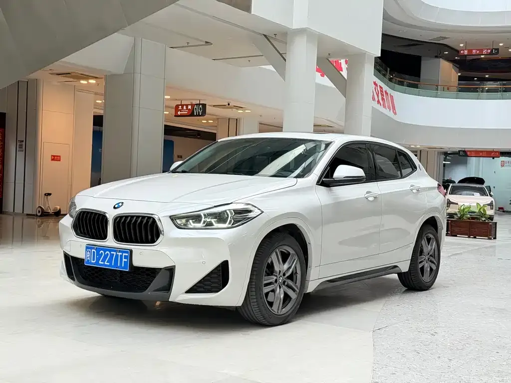 BMW X2 — фото 1