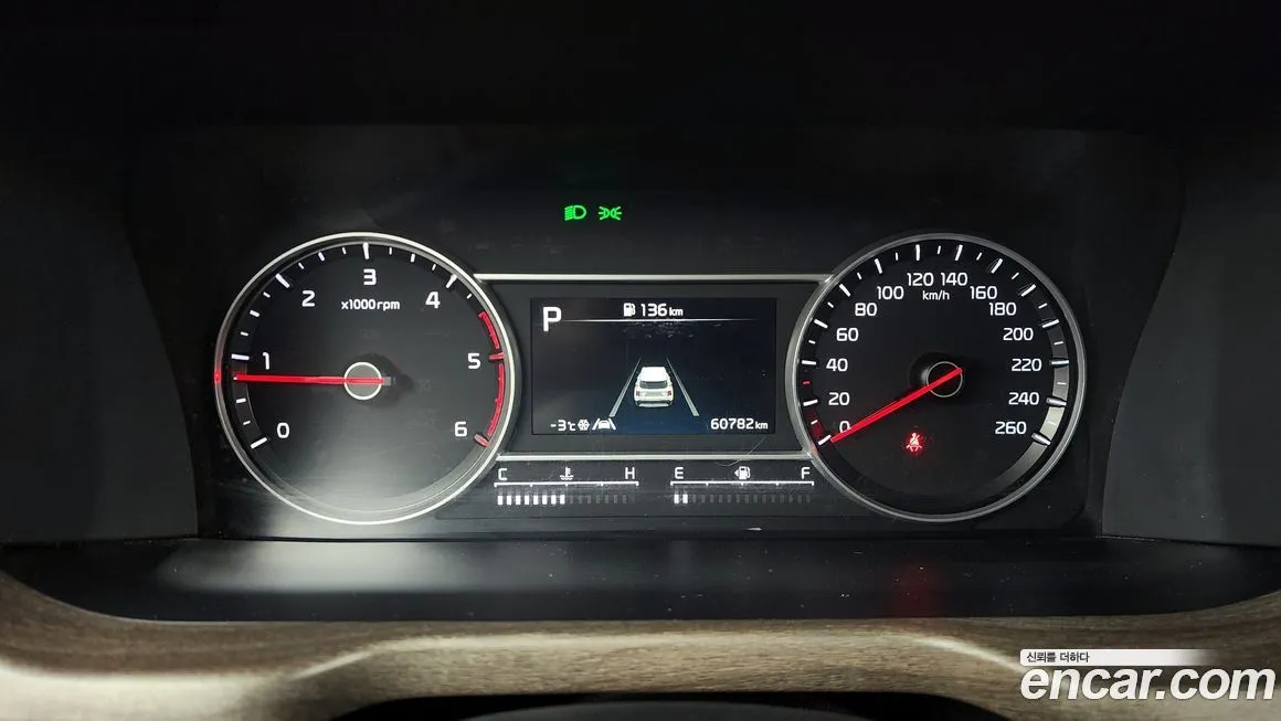 Kia Sorento — фото 8