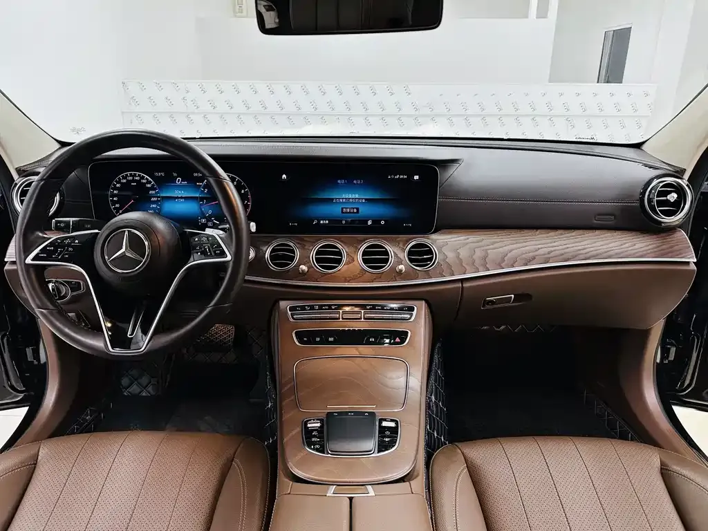 Mercedes-Benz E-Class — фото 9