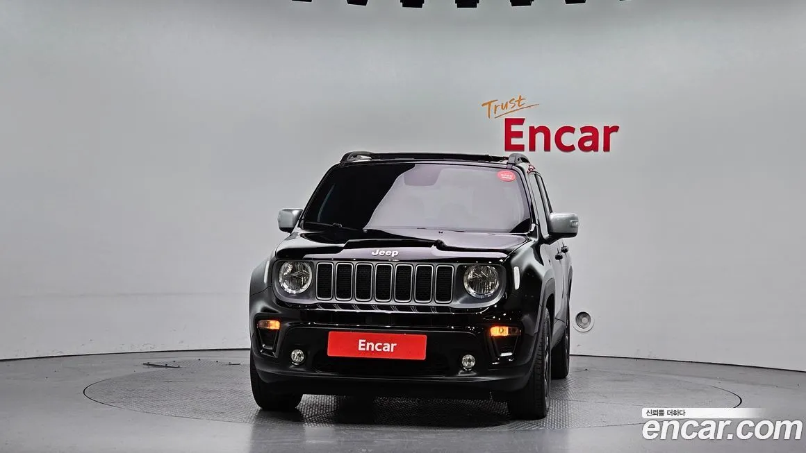Jeep Renegade — фото 3