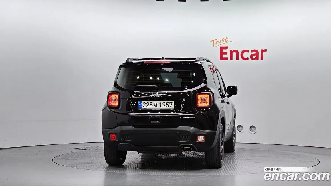 Jeep Renegade — фото 4