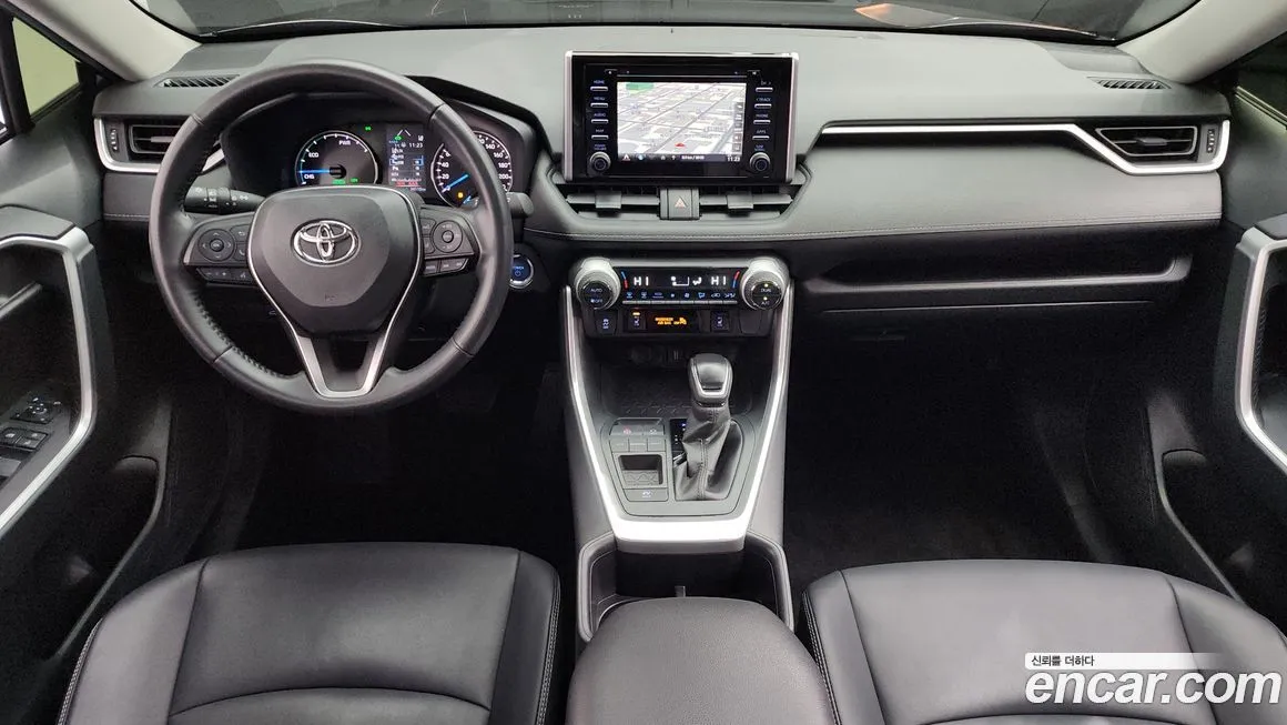 Toyota RAV4 — фото 7