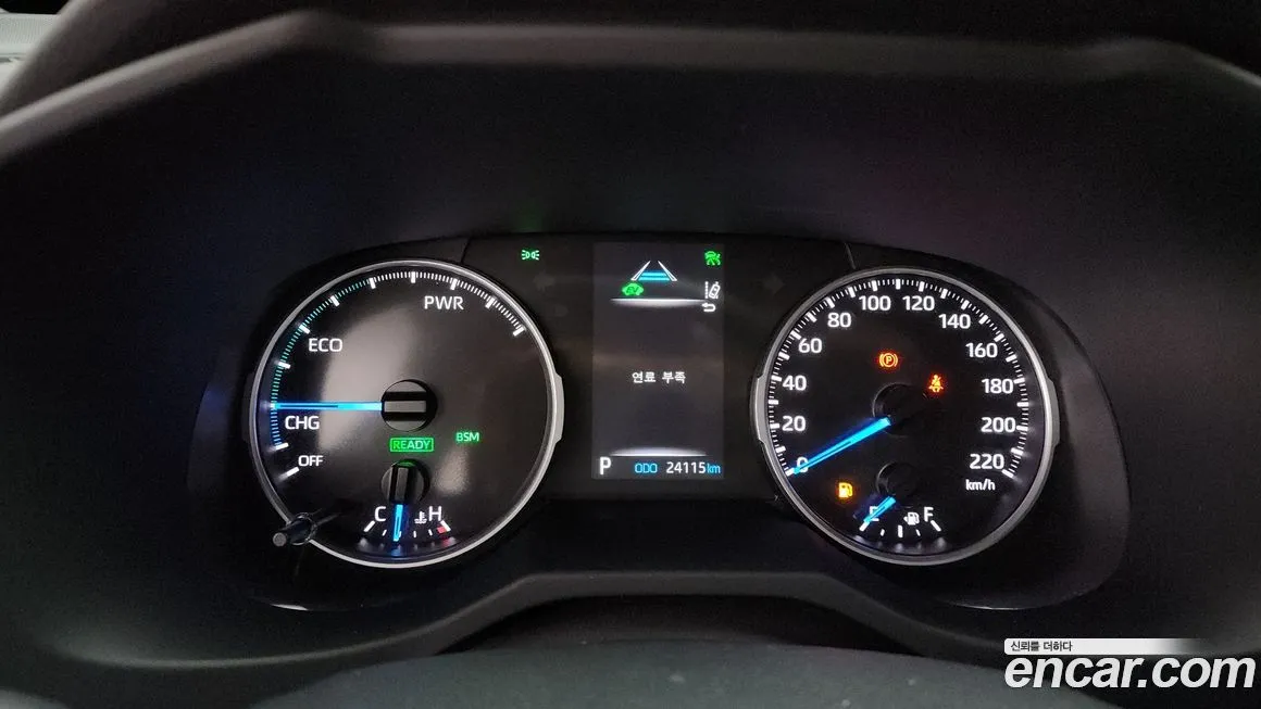 Toyota RAV4 — фото 8