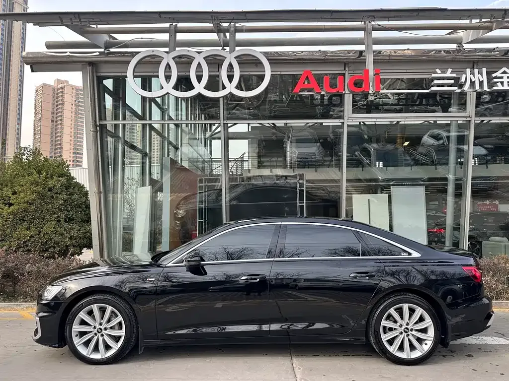 Audi A6L — фото 2