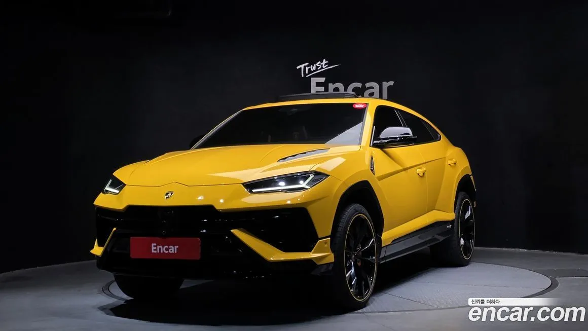Lamborghini Urus — фото 1