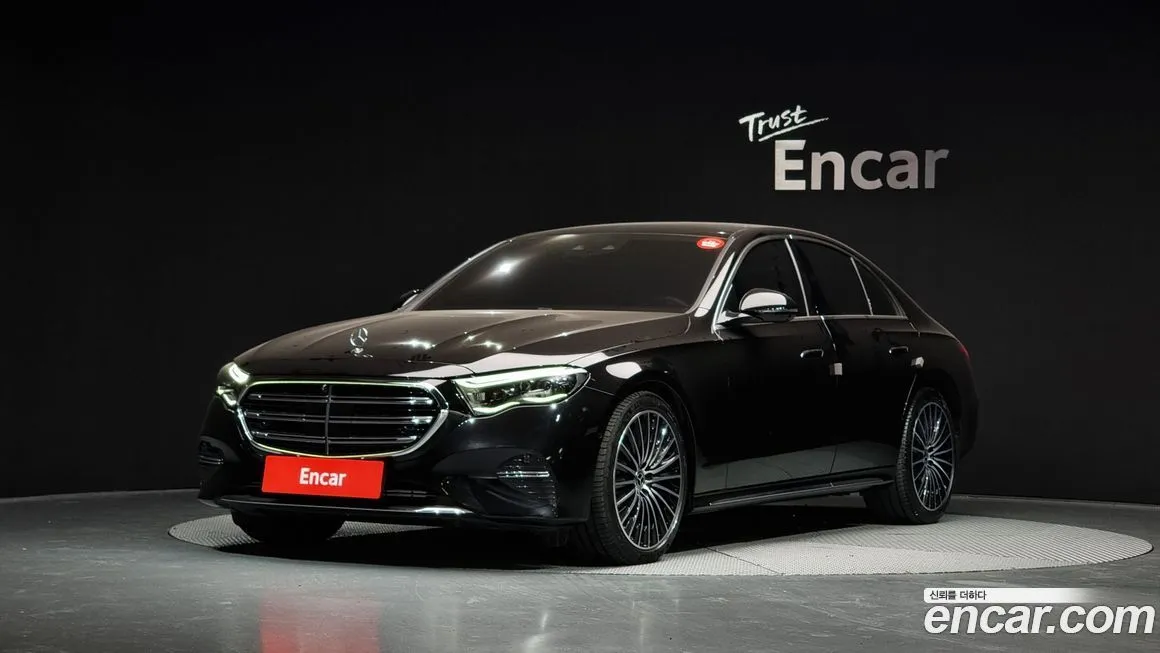 Mercedes-Benz E-Class — фото 1