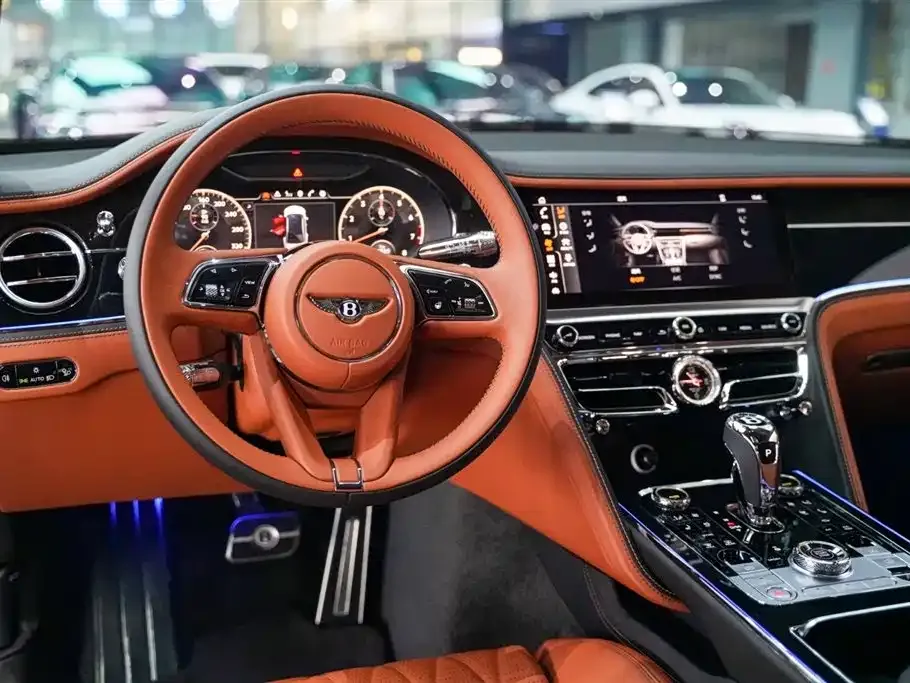 Bentley Flying Spur — фото 2