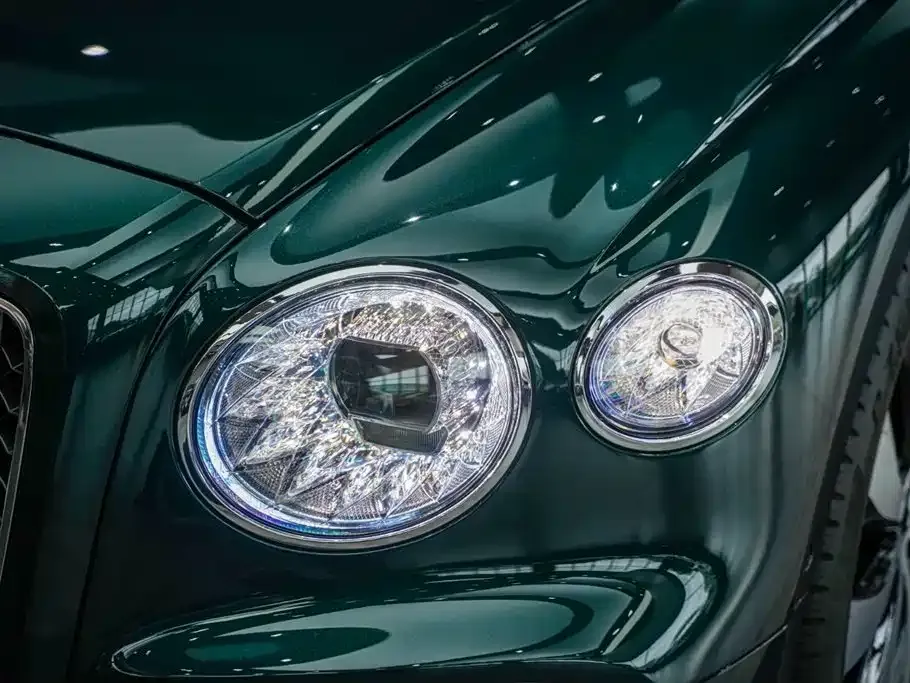 Bentley Flying Spur — фото 5