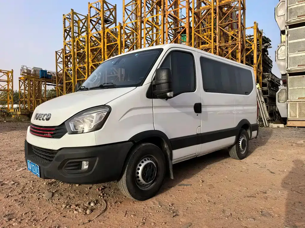 IVECO Ousheng — фото 1