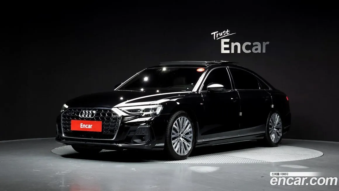 Audi A8 — фото 1