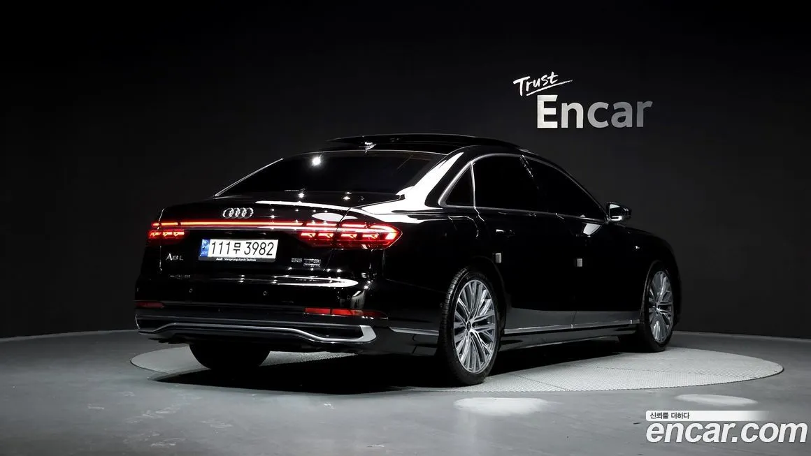 Audi A8 — фото 2