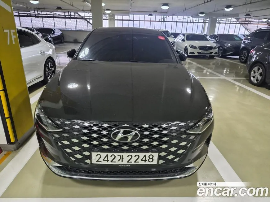 Hyundai Grandeur — фото 1