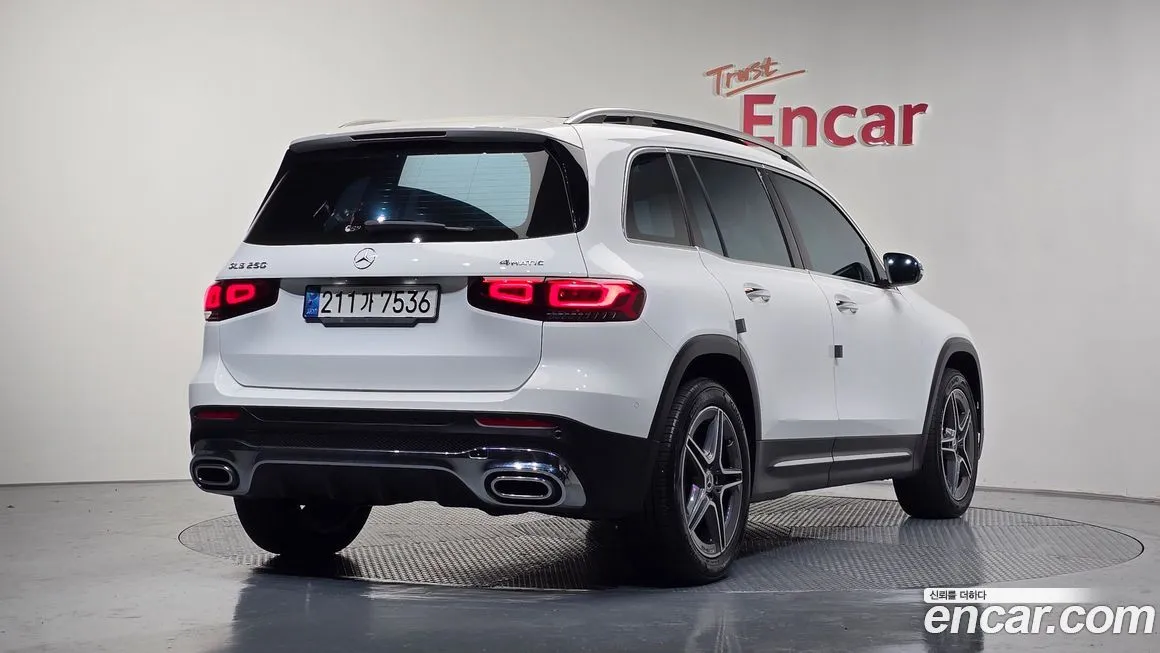 Mercedes-Benz GLB-Class — фото 2