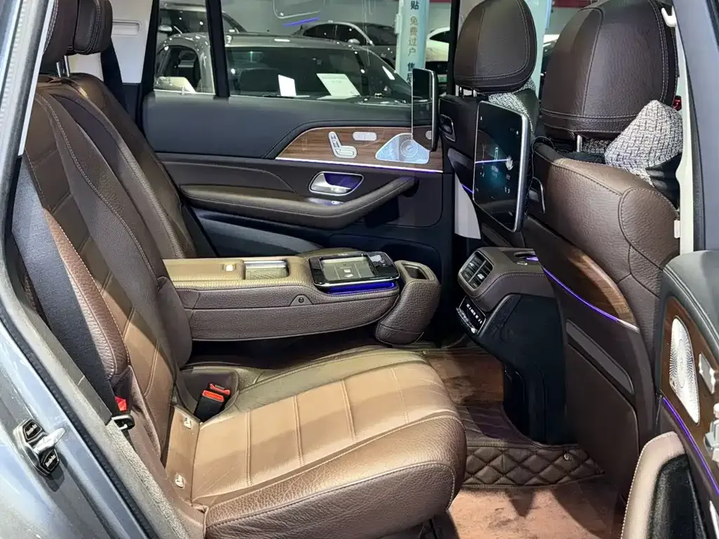 Mercedes-Benz GLS — фото 6