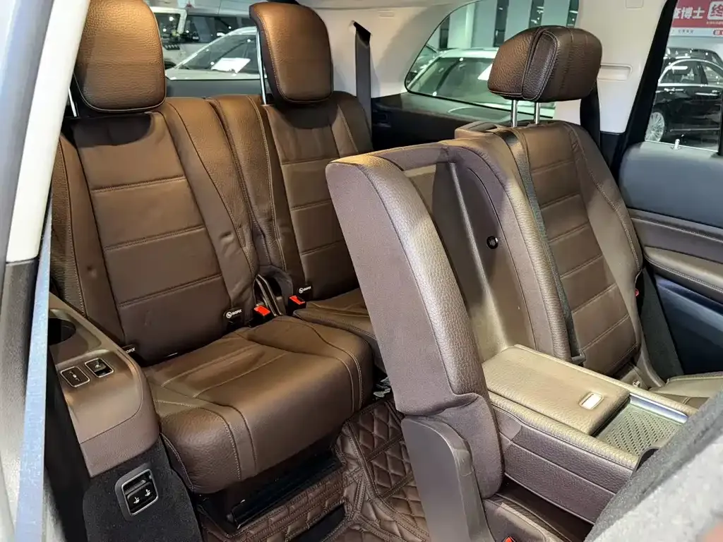 Mercedes-Benz GLS — фото 7