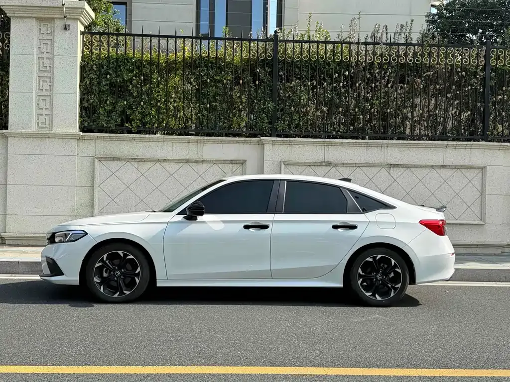 Honda Civic — фото 3