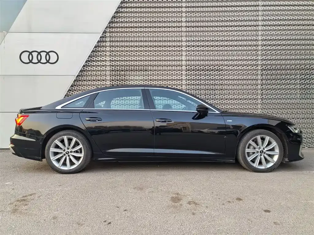 Audi A6L — фото 5