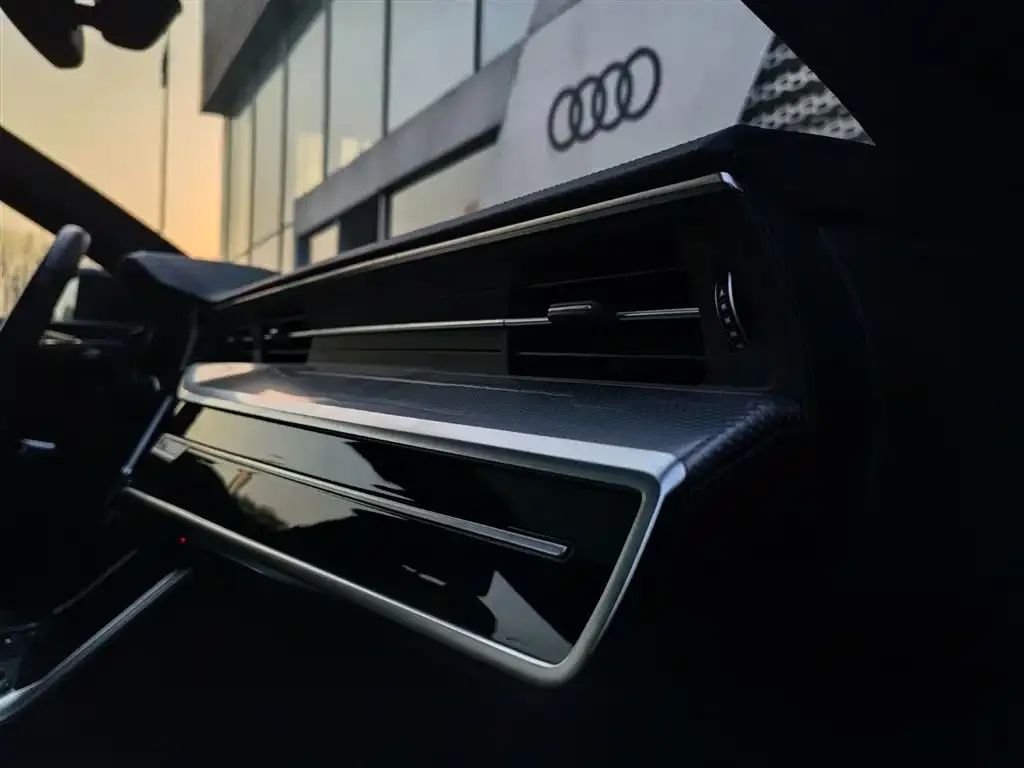 Audi A6L — фото 8