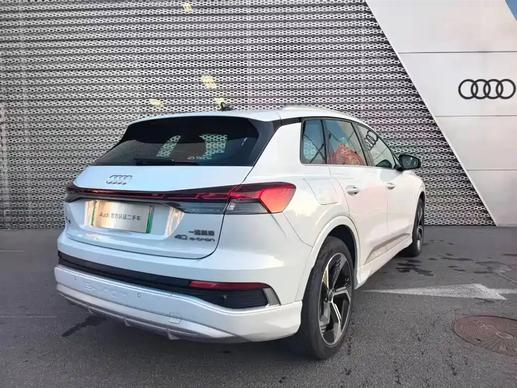 Audi Q4 e-tron — фото 8