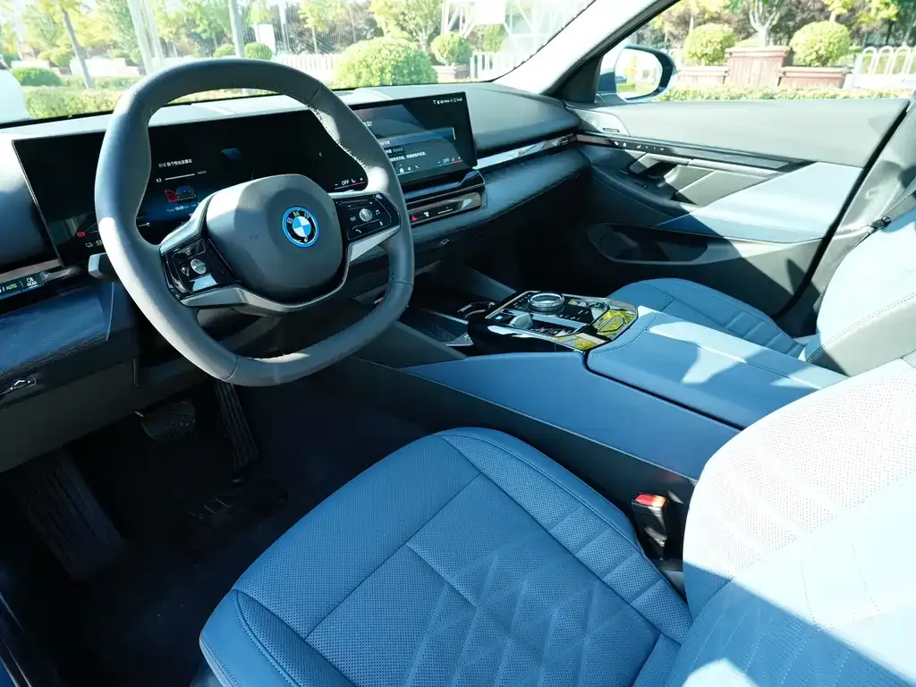 BMW i5 — фото 9