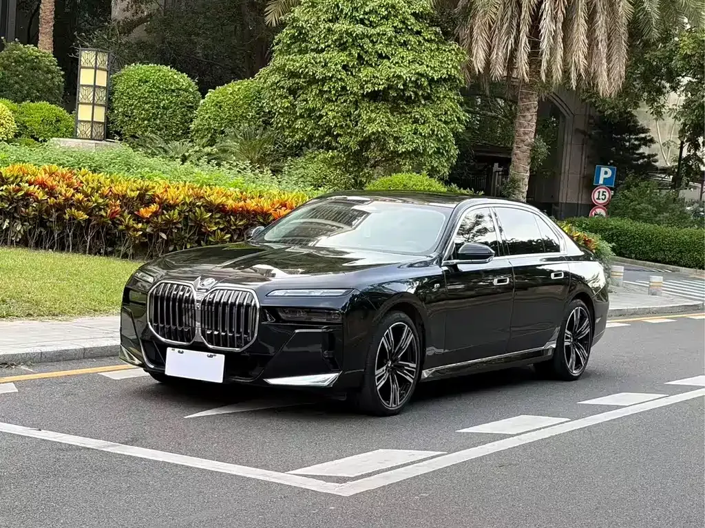 BMW 7 Series — фото 2