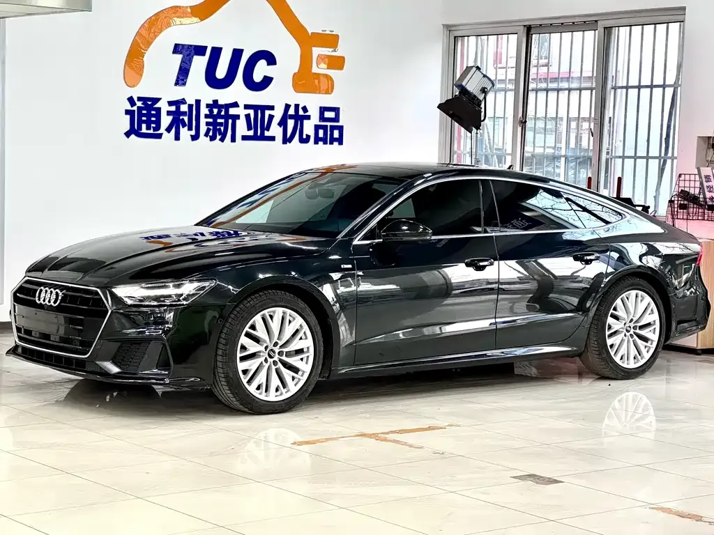 Audi A7 — фото 1