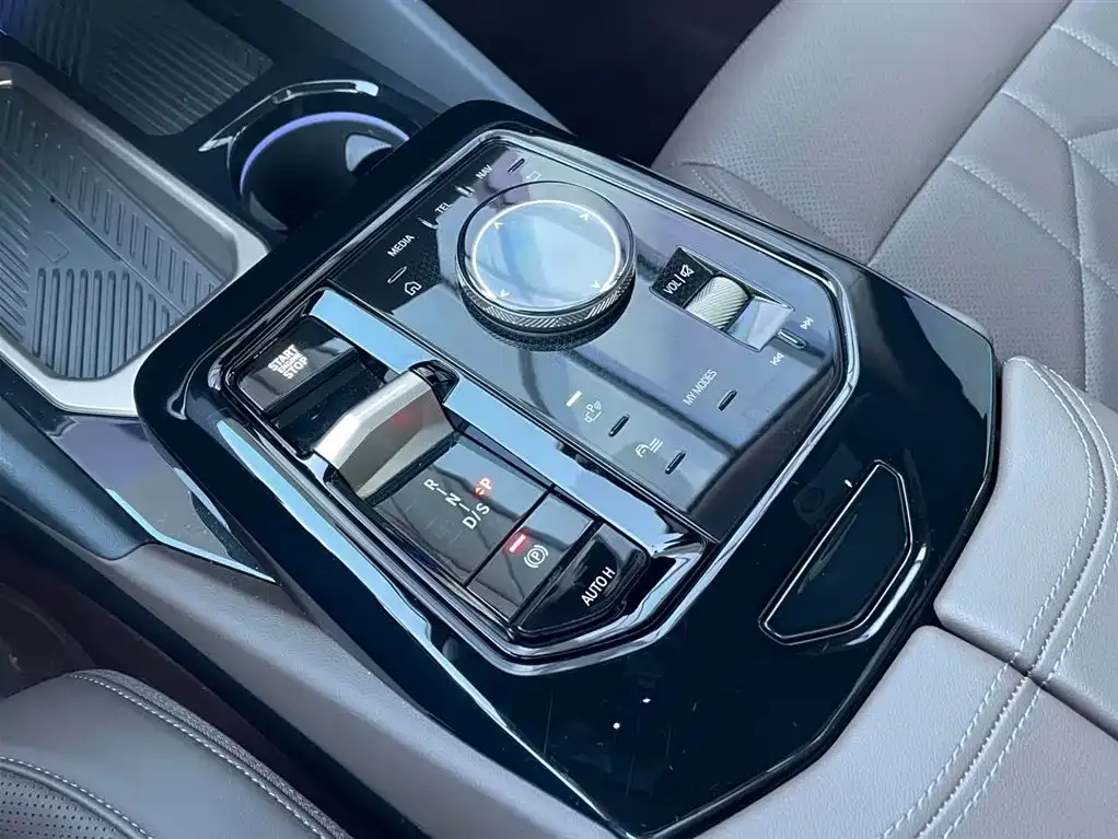 BMW 5 Series — фото 10