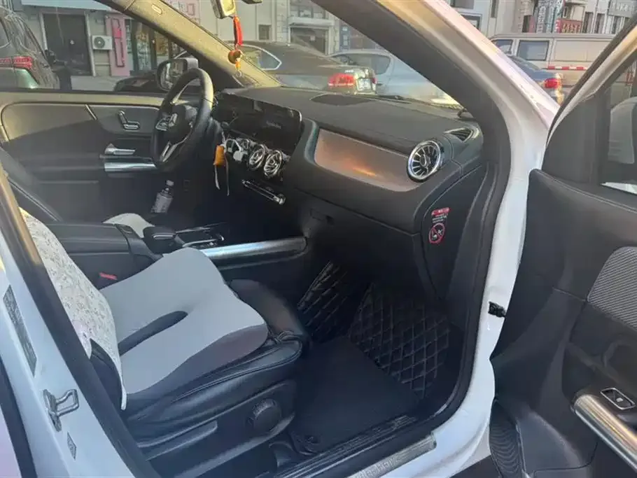 Mercedes-Benz GLA — фото 7
