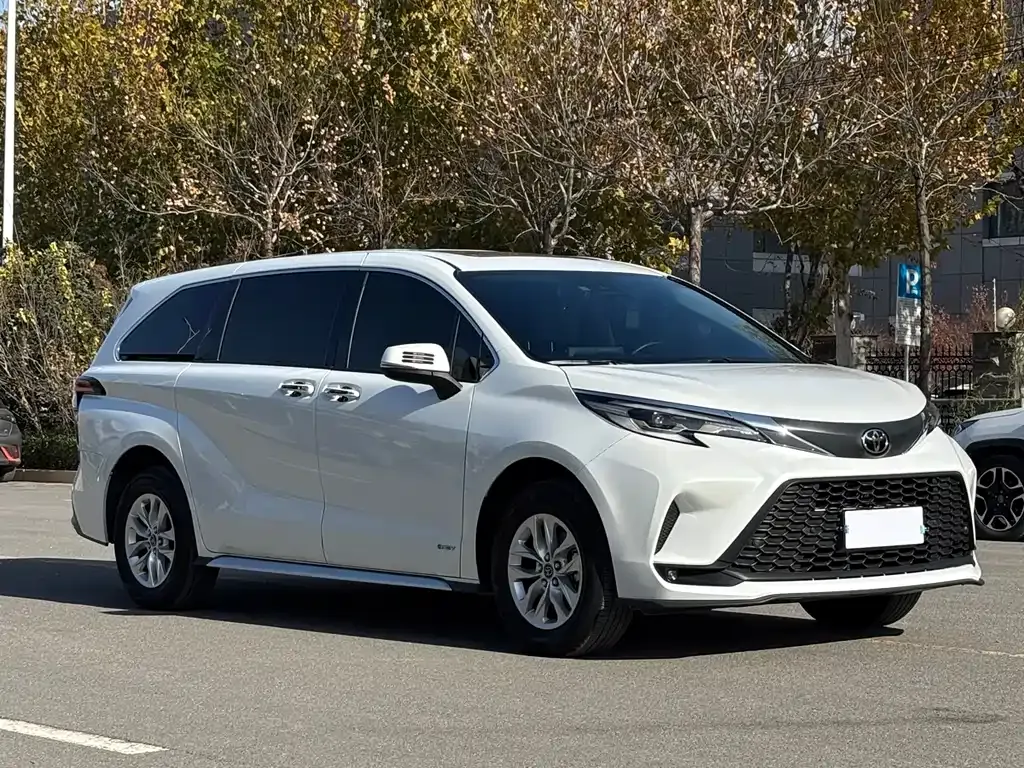Toyota Granvia — фото 3