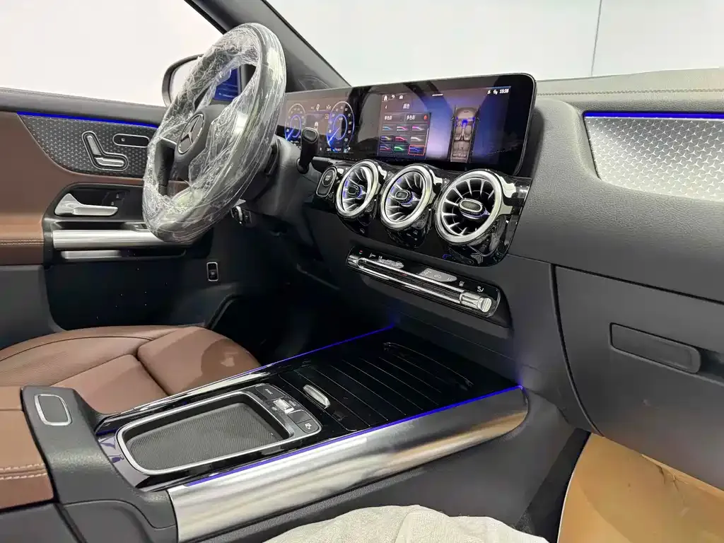 Mercedes-Benz EQA — фото 9