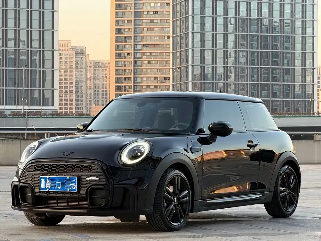 MINI Cooper (3-door) — фото 1