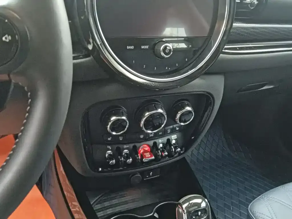 MINI Clubman — фото 9