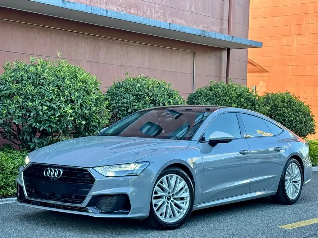 Audi A7 — фото 1