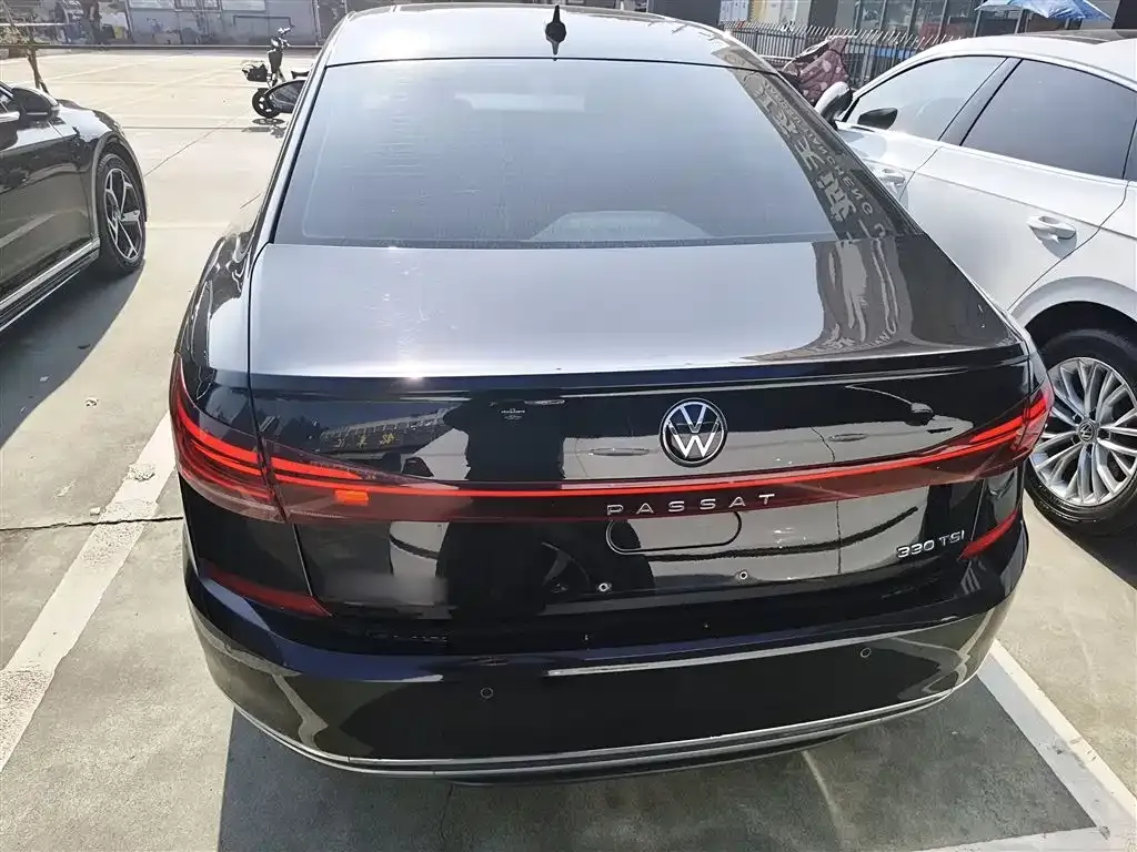 Volkswagen Passat — фото 6
