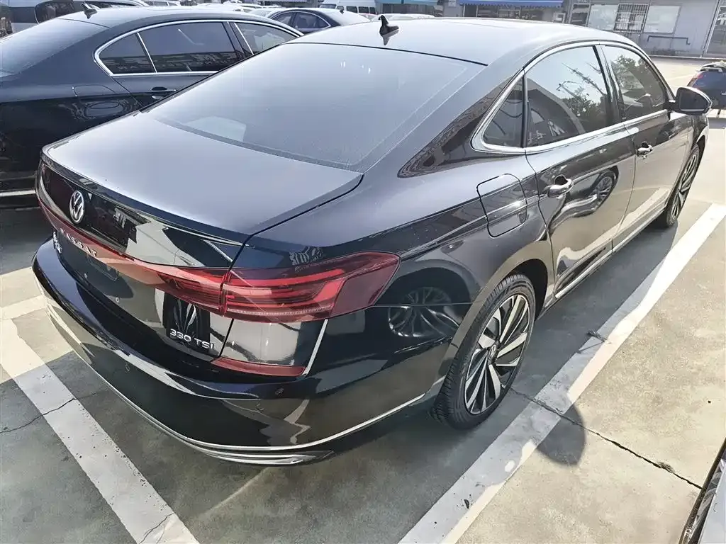 Volkswagen Passat — фото 7