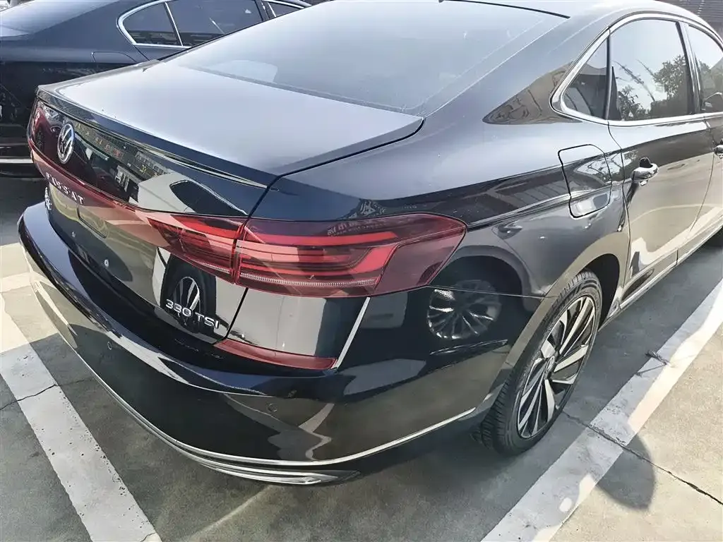 Volkswagen Passat — фото 8