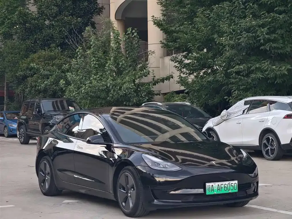 Tesla Model 3 — фото 3