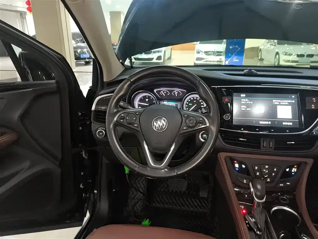 Buick Envision Plus — фото 3