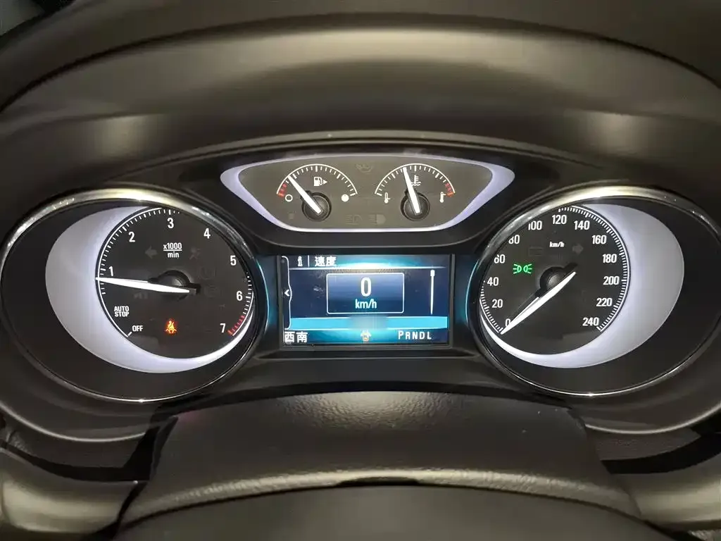 Buick Envision Plus — фото 4