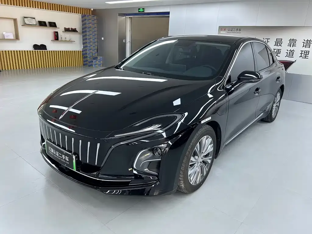 Hongqi E-QM5 — фото 1