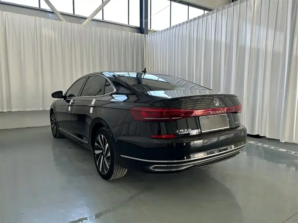 Volkswagen Passat — фото 5