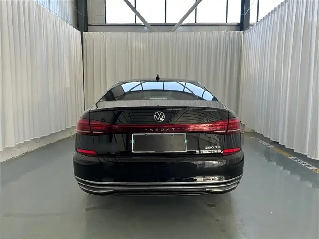 Volkswagen Passat — фото 6