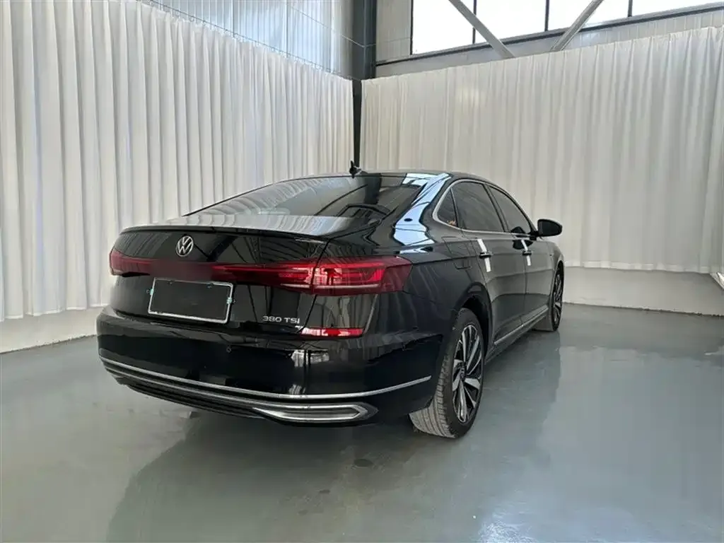 Volkswagen Passat — фото 7