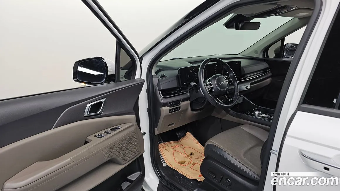 Kia Carnival — фото 10