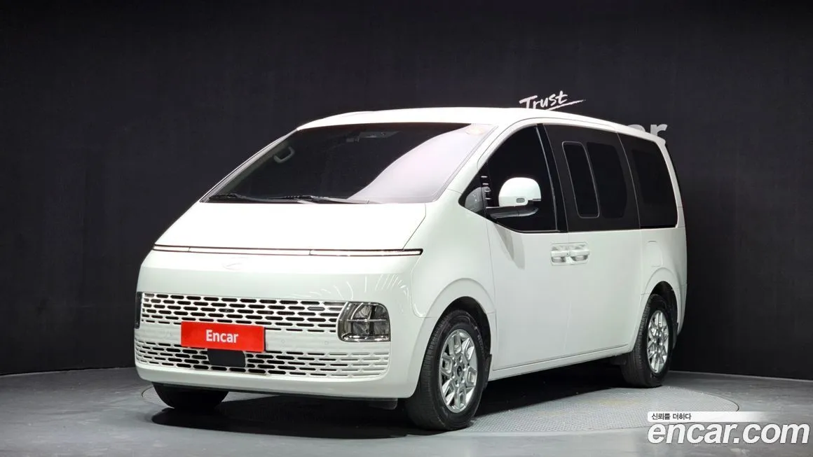 Hyundai Staria — фото 1