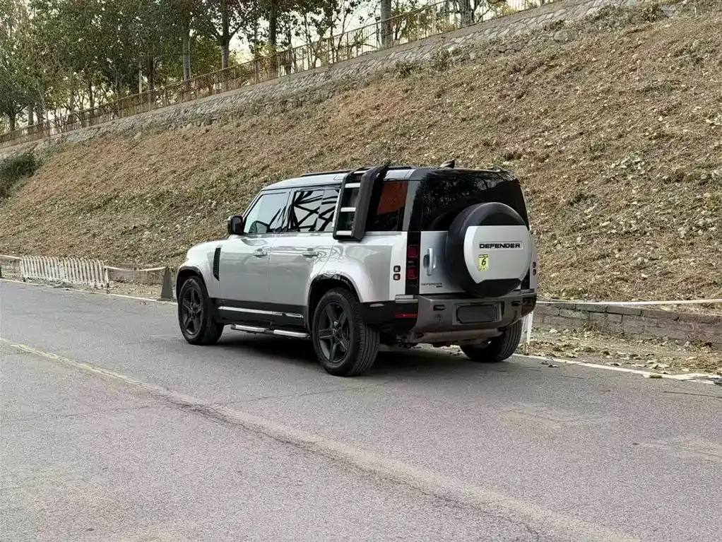 Land Rover Defender — фото 5