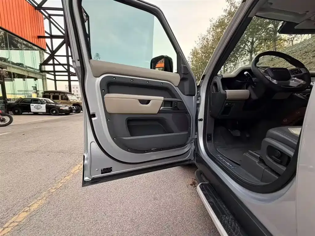 Land Rover Defender — фото 9